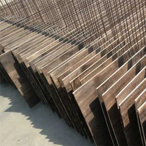 Verkoolde houten platen